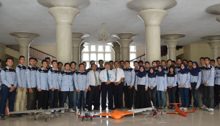 UGM Lepas 5 Tim Robot di KRTI 2015