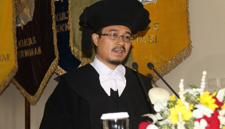 Prof. Dr. Akhmad Kharis Dikukuhkan Sebagai Guru Besar