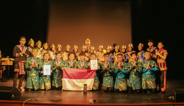 SAKA UGM Juara Umum Festival Folklore di Praha, Ceko