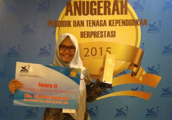 UGM Juara 2 Kategori Administrasi Akademik Berprestasi Tingkat Nasional 2015