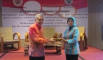 Prof. Suratman dan Nora Ekalina Hanafi