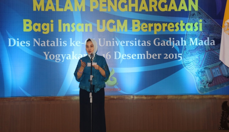 Rektor UGM Memberi Sambutan
