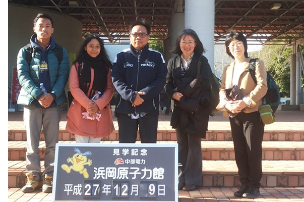 Ki-ka: Dede Taopik, Riri Kumalasari, Djaka Marwasta, bersama dua peneliti dari Shizouka University