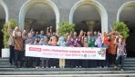 Rektor UGM Bersama 43 Guru Perintis