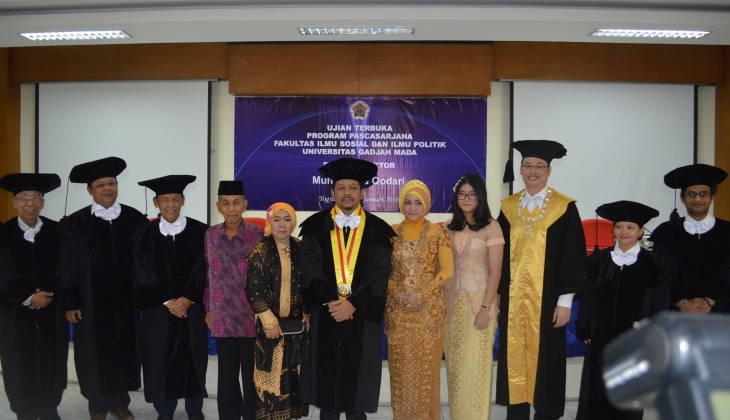 Dr. Muh Qodari, Keluarga dan Penguji