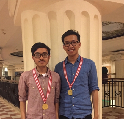 Tim EDS UGM raih juara 1 di Asian English Olympic 2016.
