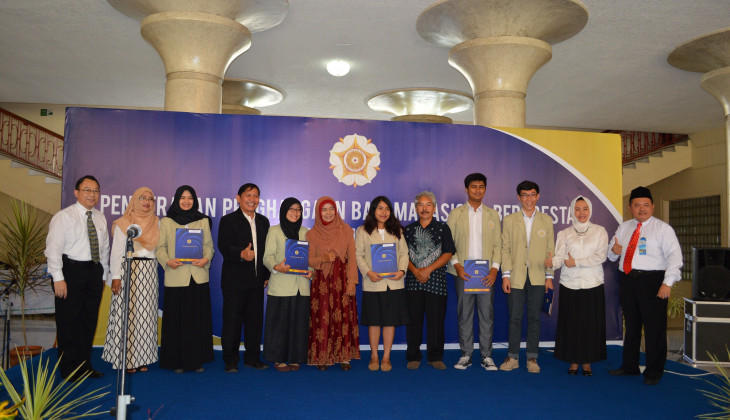UGM Beri Penghargaan 62 Mahasiswa Berprestasi