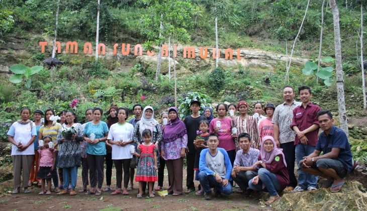 Ugm Mengenalkan Budidaya Anggrek Di Kulon Progo