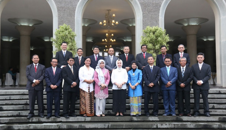 Rektor Melantik 18 Dekan Baru Periode 2016-2021