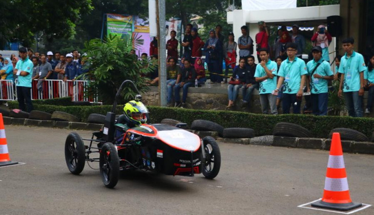 Mobil Listrik Arjuna Raih 3 Penghargaan Kontes Mobil Listrik Indonesia 2016