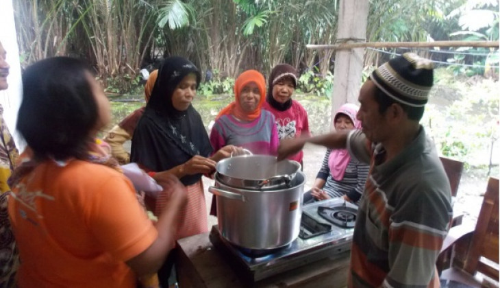 Fapet UGM Lakukan Pembinaan Pengolahan Susu Pasteurisasi di Girikerto Turi
