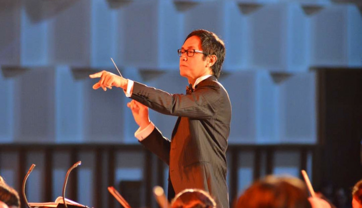 Addie MS Memimpin Orkestra Mahasiswa UGM dalam Grand Concert GMCO