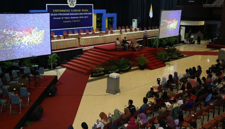 Alumni Ugm Berbagi Cerita Dengan Para Calon Wisudawan Universitas