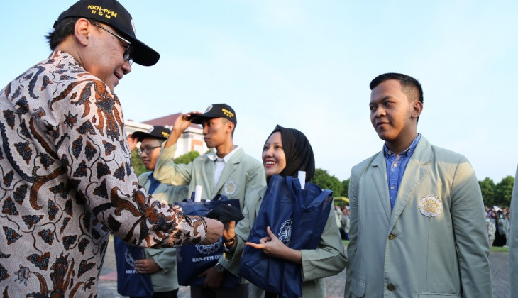 Home Affairs Minister and UGM Rector Dispatch Students on Community Service