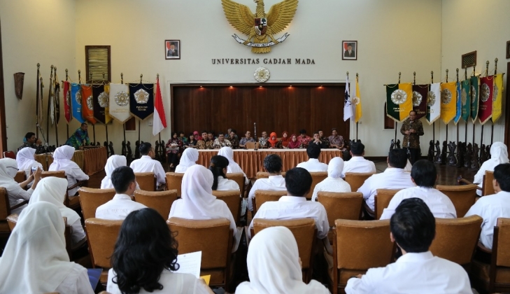 93 Dosen Tetap Non PNS UGM Terima SK Pengangkatan