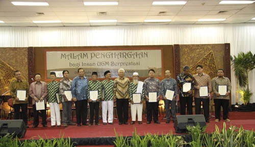 UGM Beri Penghargaan Insan Berprestasi