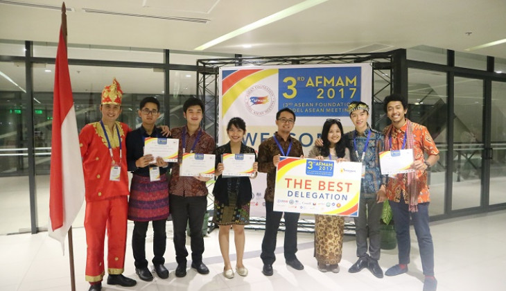 Mahasiswa UGM Raih Penghargaan Model ASEAN Meeting 2017