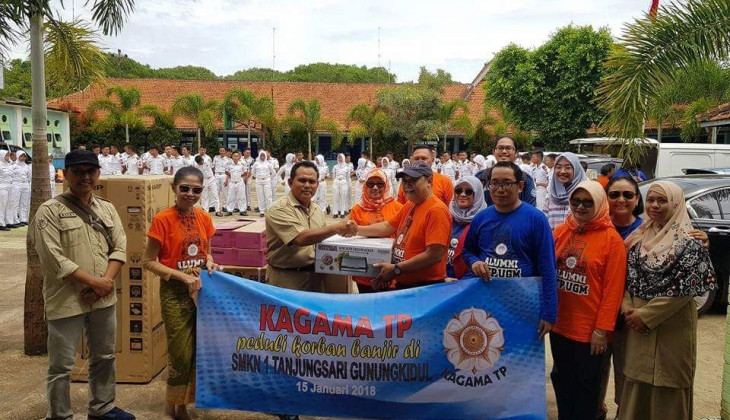 KAGAMA TP Bantu Sekolah Terdampak Siklon Cempaka di Gunungkidul