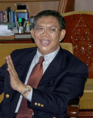 Prof Sofian Effendi