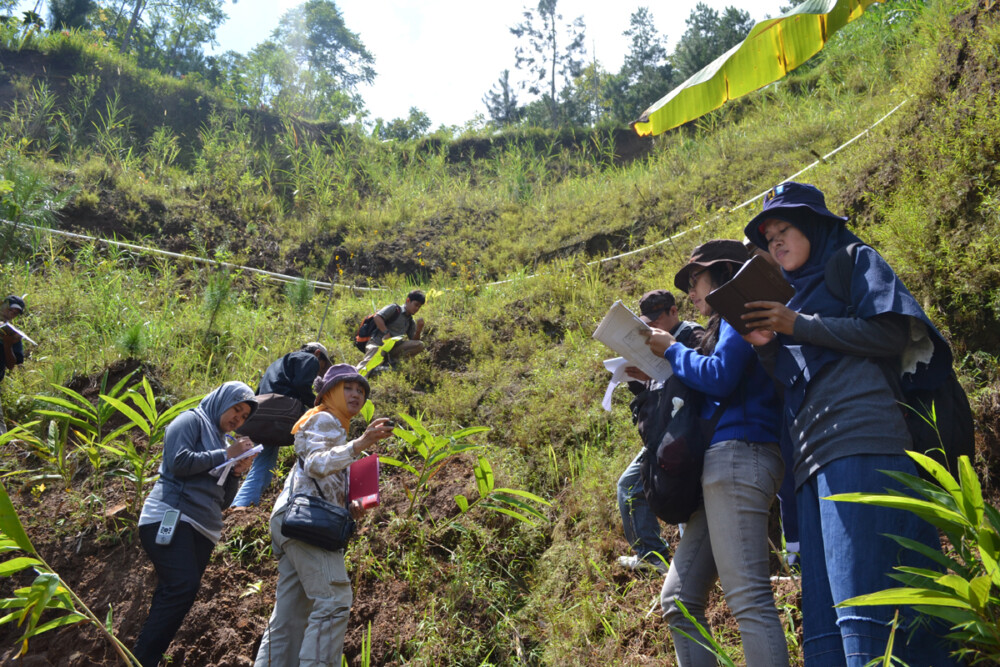 Indonesia Dan Thailand Ikut Kompetisi Pemetaan Geologi Universitas