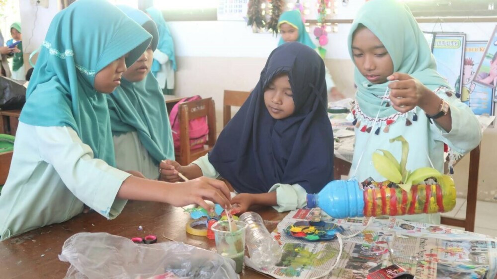 UGM Students Develop Waste Management Project for School Children ...