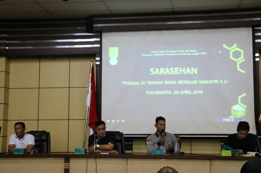 Tantangan Buruh di Era Revolusi Industri 4.0 - Universitas Gadjah Mada