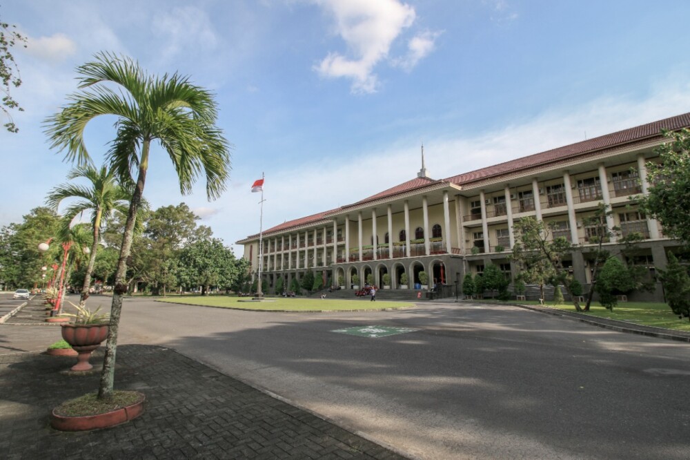 Rektor UGM Luncurkan Penggunaan Tanda Tangan Elektronik - Universitas ...