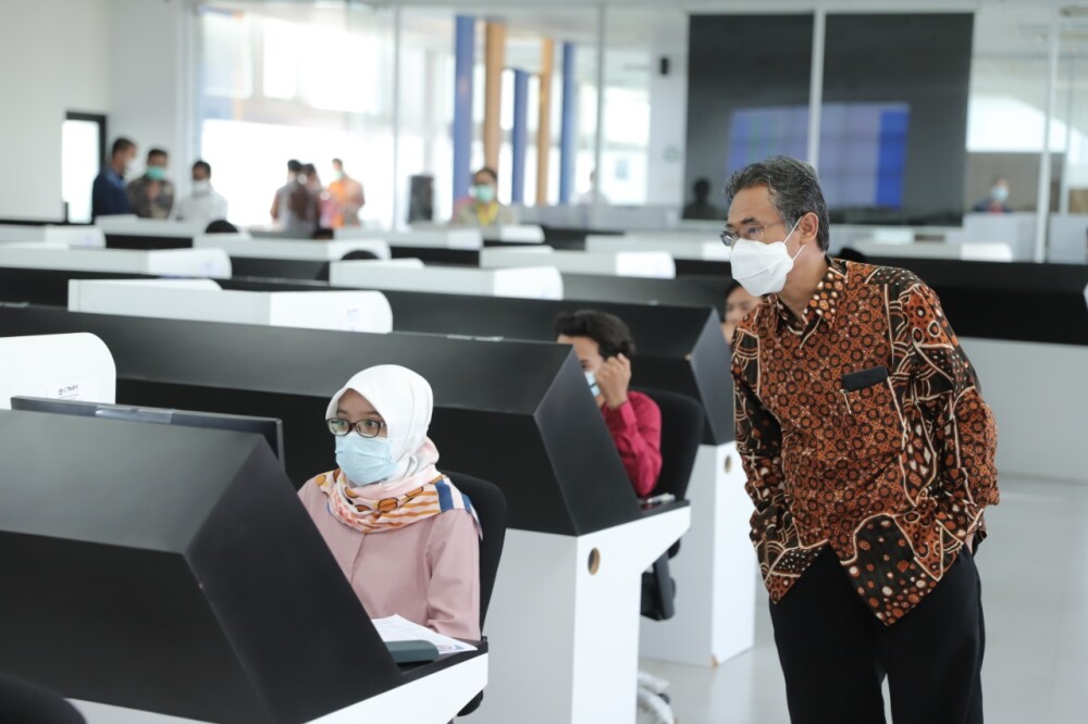 Rektor Ugm Tinjau Langsung Pelaksanaan Utbk Universitas Gadjah Mada