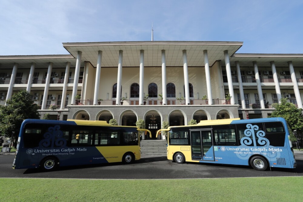 Rektor UGM Luncurkan Layanan Bus Trans Gadjah Mada - Universitas Gadjah ...