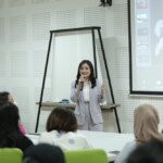 Aktris Prilly Latuconsina Menjadi Dosen di UGM