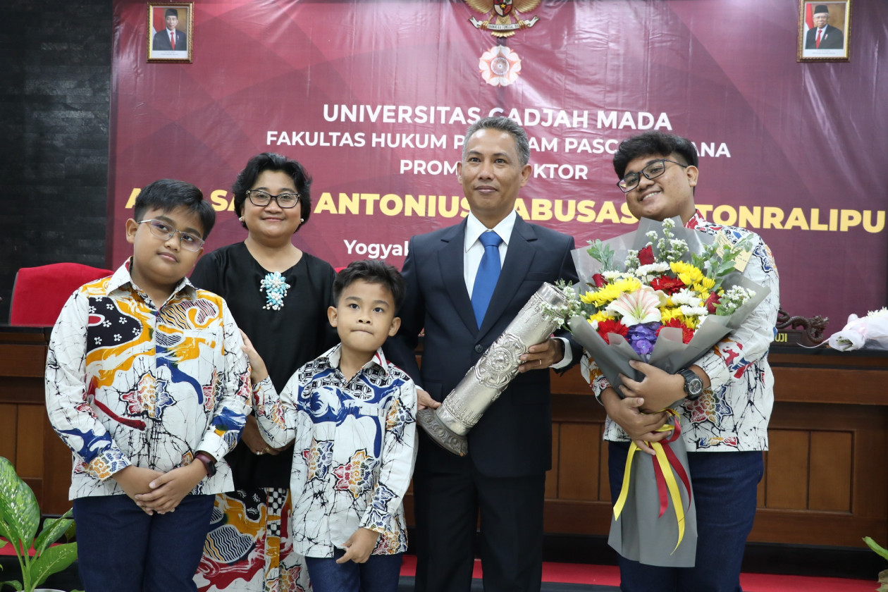 Dosen Hukum Tata Negara Ugm Andi Sandi Raih Doktor Universitas Gadjah 