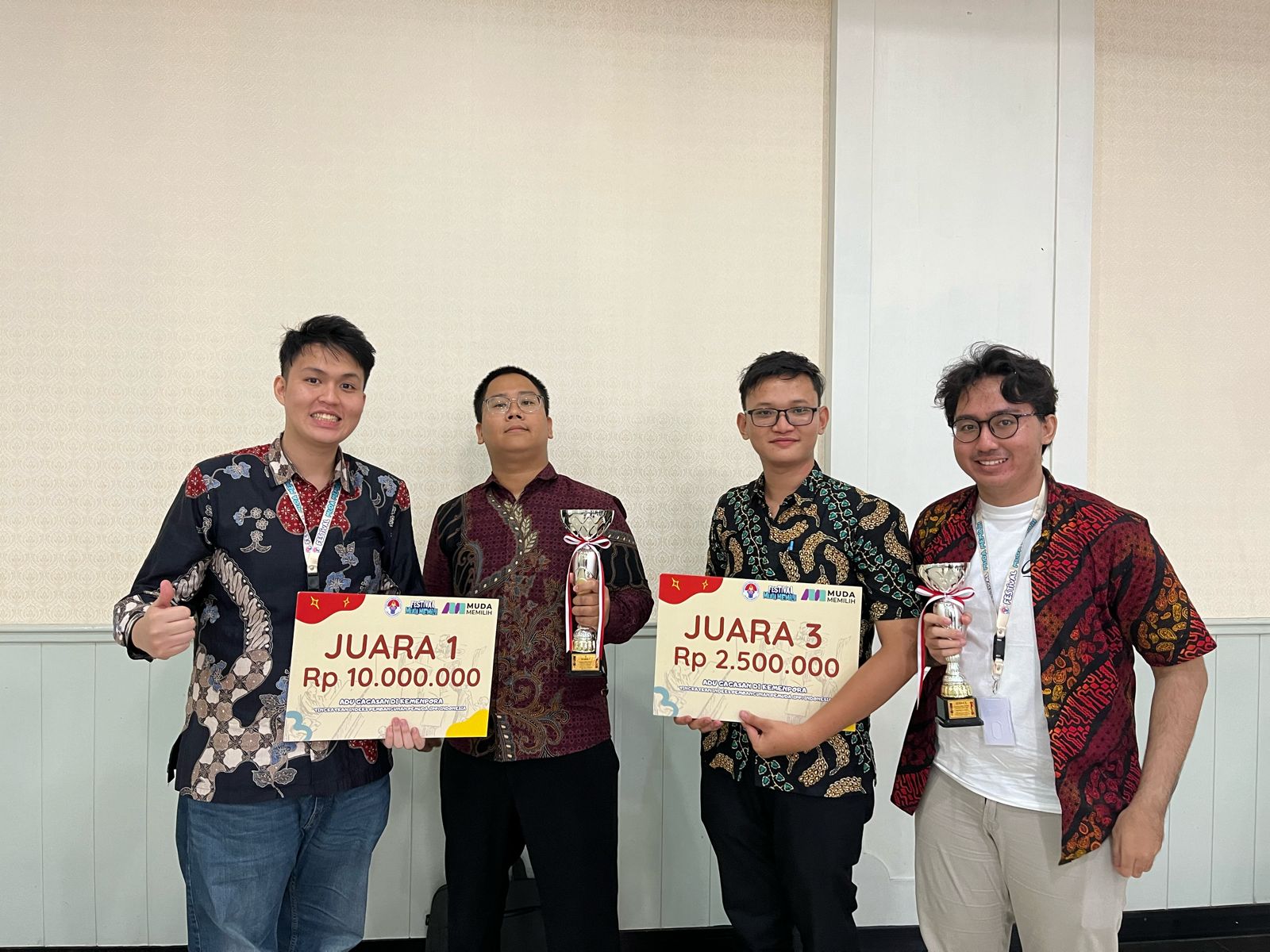 Tim Mahasiswa Ugm Juara Lomba Debat Adu Gagasan Kemenpora Universitas 