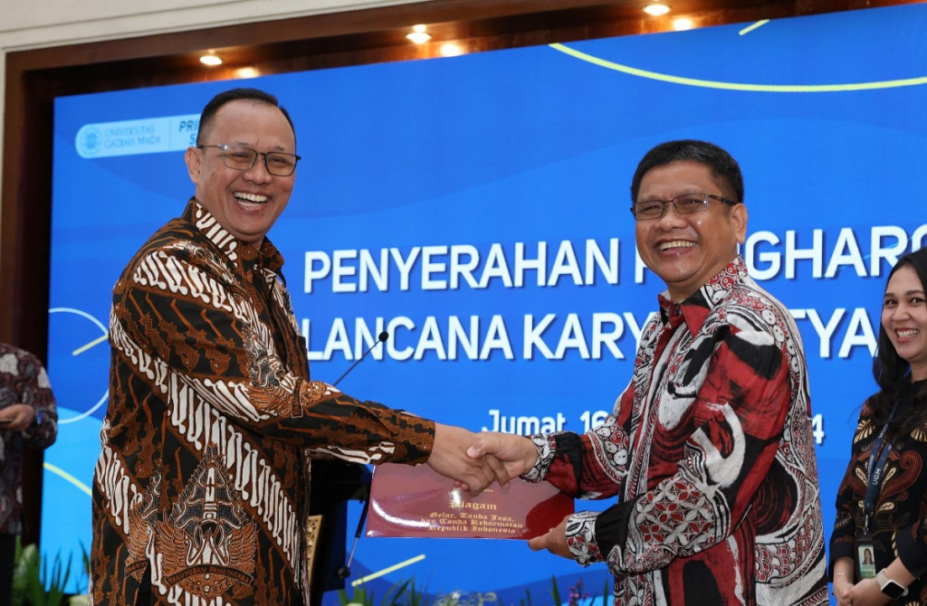 199 Dosen Dan Tenaga Kependidikan UGM Menerima Penghargaan Satyalancana ...