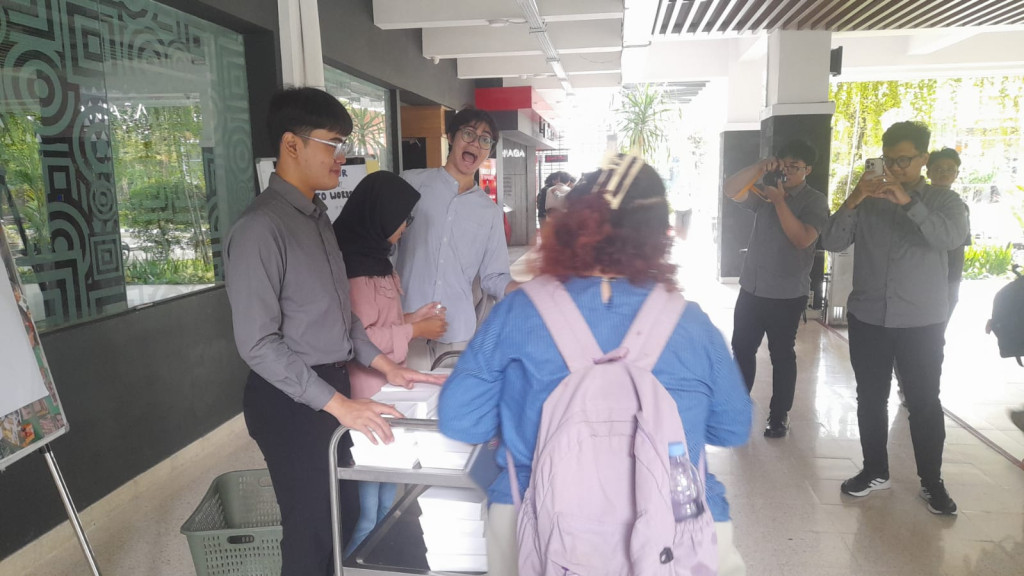 UGM Bagi Sarapan dan Susu Gratis untuk Mahasiswa selama Ujian Akhir Semester