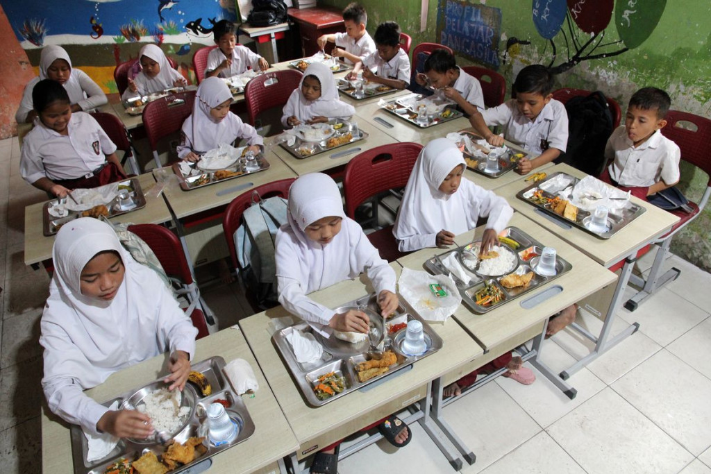Free meal program