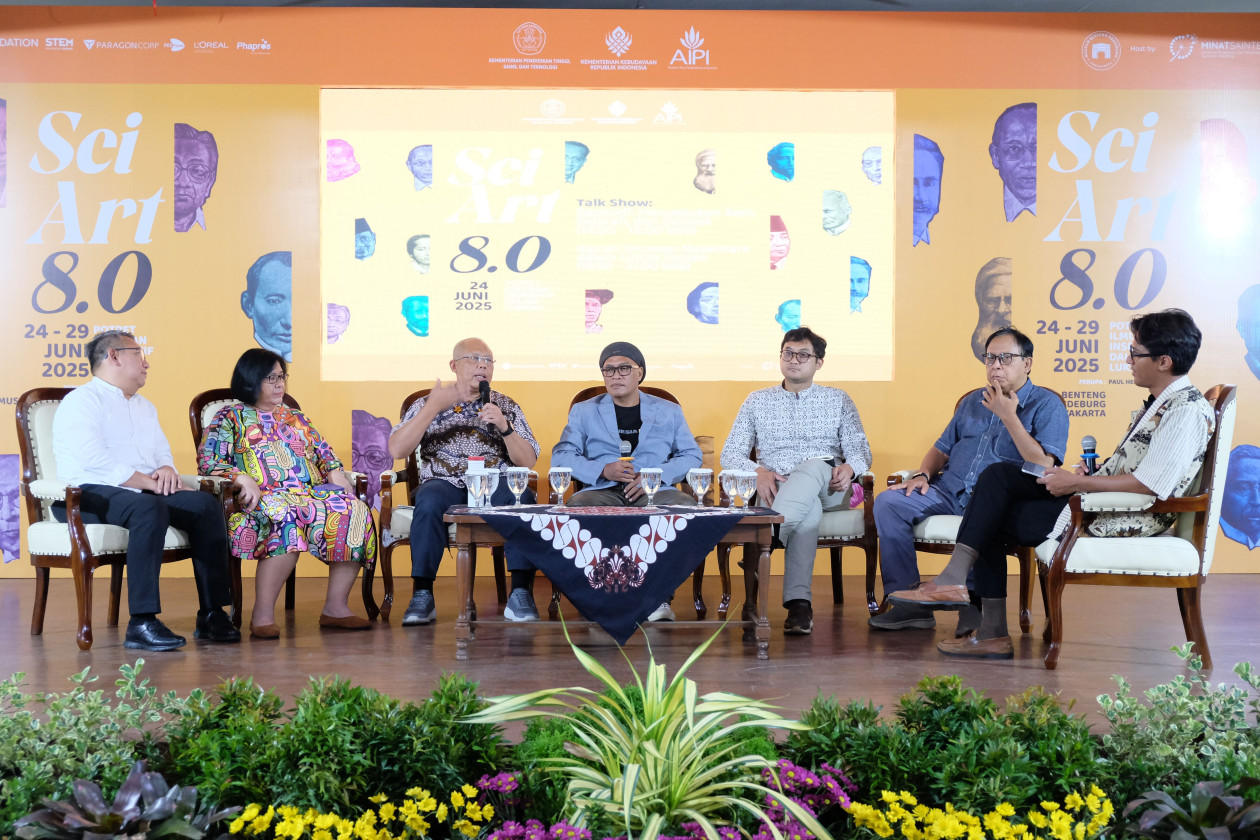 The SciArt 8.0 exhibition showcases portraits of 29 Indonesian scientists across eras, including four inspiring figures from UGM.