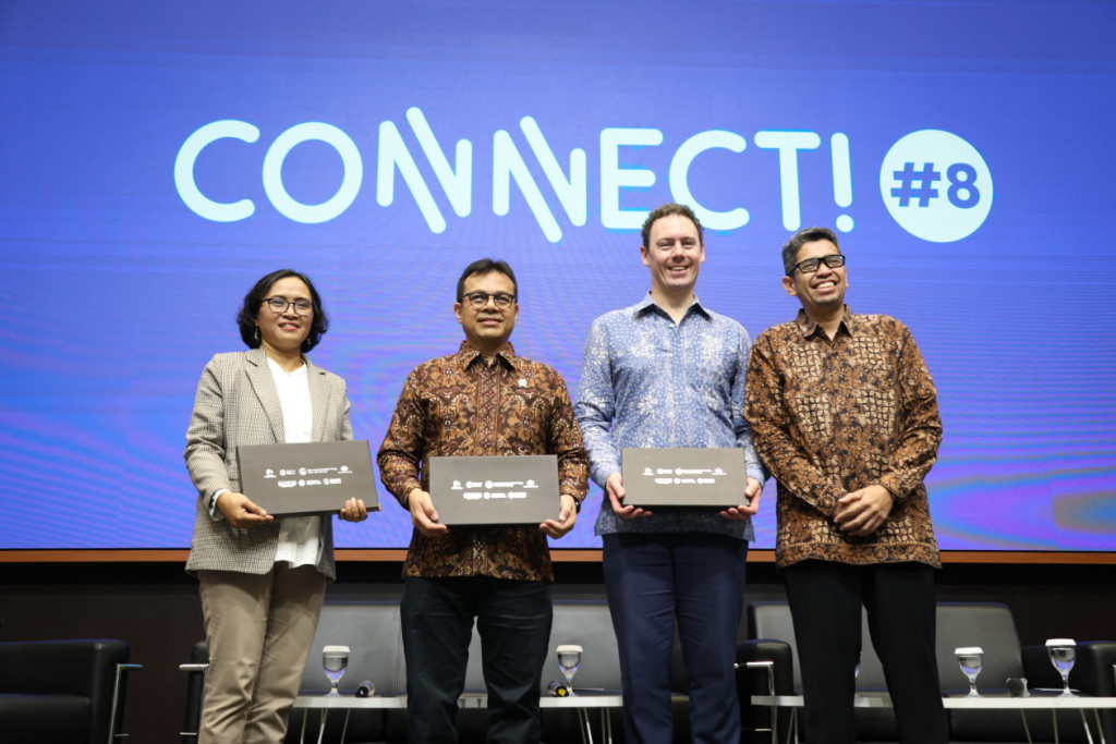 UGM collaborates with Deakin University