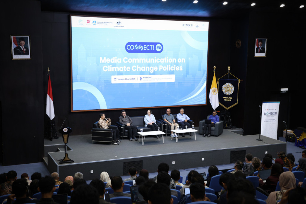 Connect between Deakin and UGM