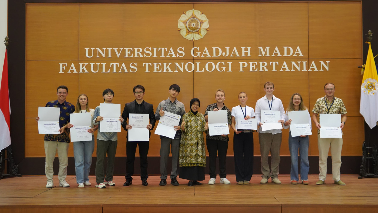 UGM, NUS, and UASUA collaborate on a Summer School for Global Logistics and Supply Chain Management, offering students real-world business insights and international networking opportunities.