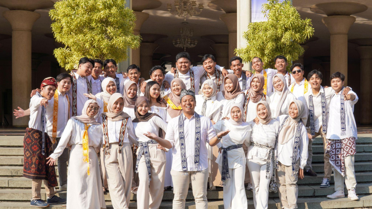 UGM KKN-PPM Lembaran Bayan team, in collaboration with Unram, deploys 30 students to Senaru and Bayan villages at Mount Rinjani's base for ecotourism and digital village empowerment.