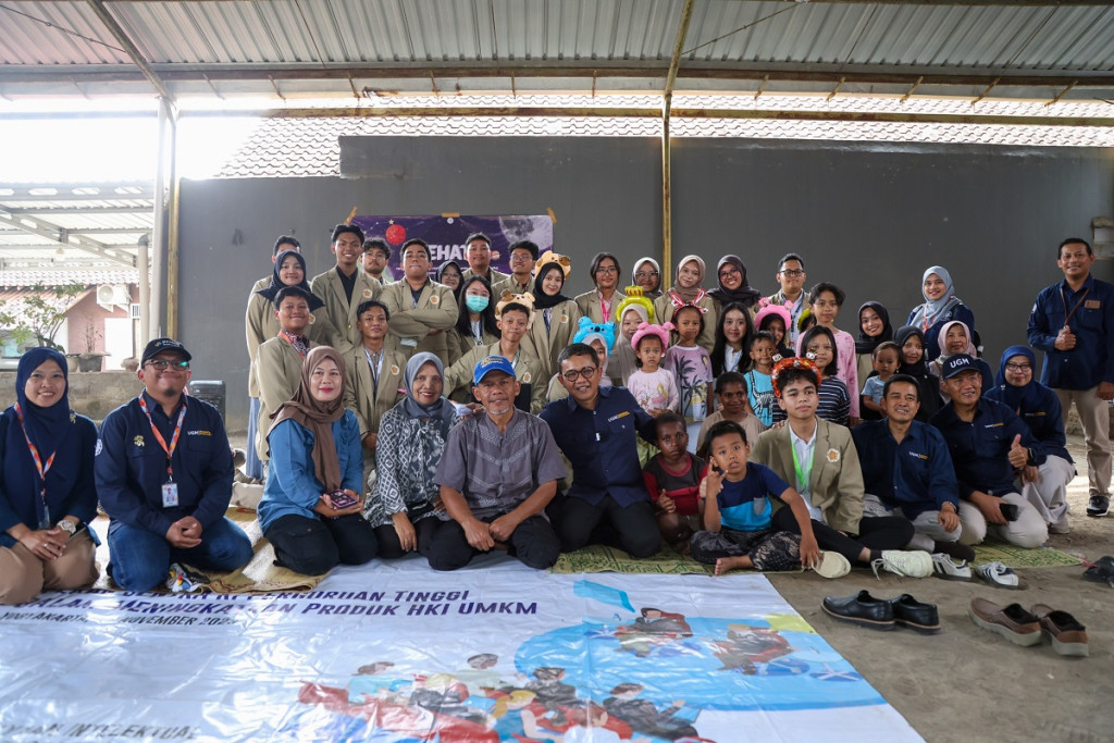 New UGM students in communities