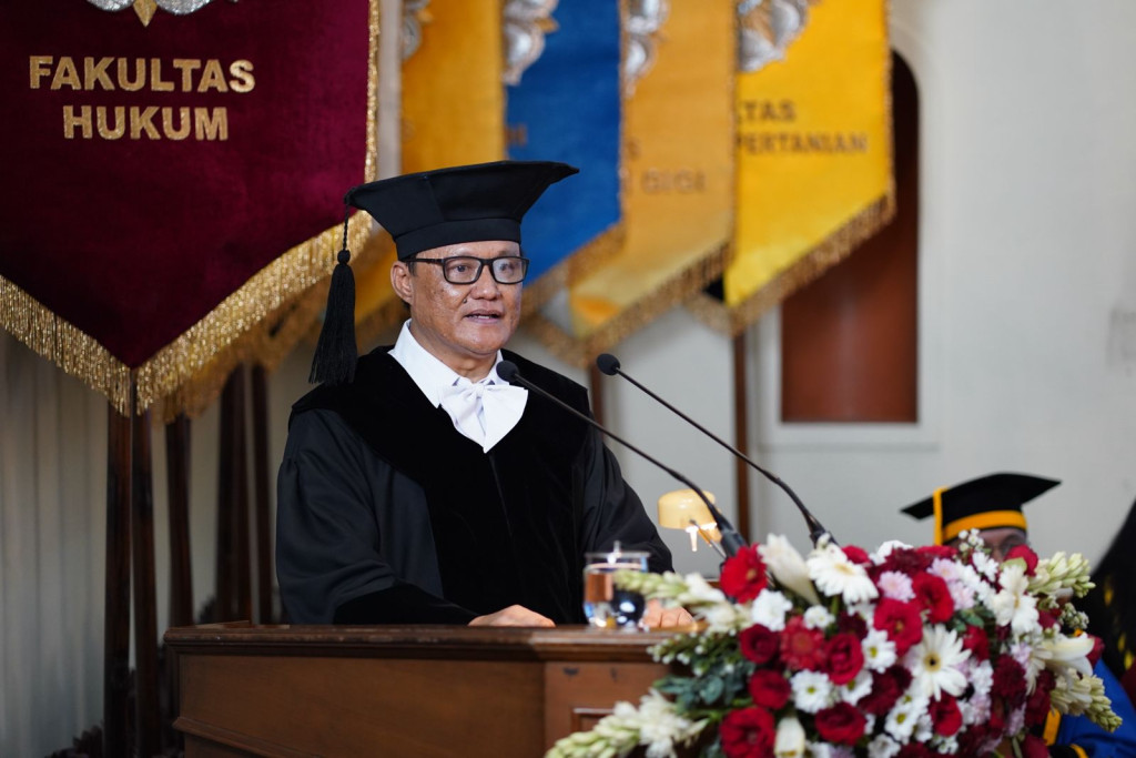 new UGM professor talks on maritime law