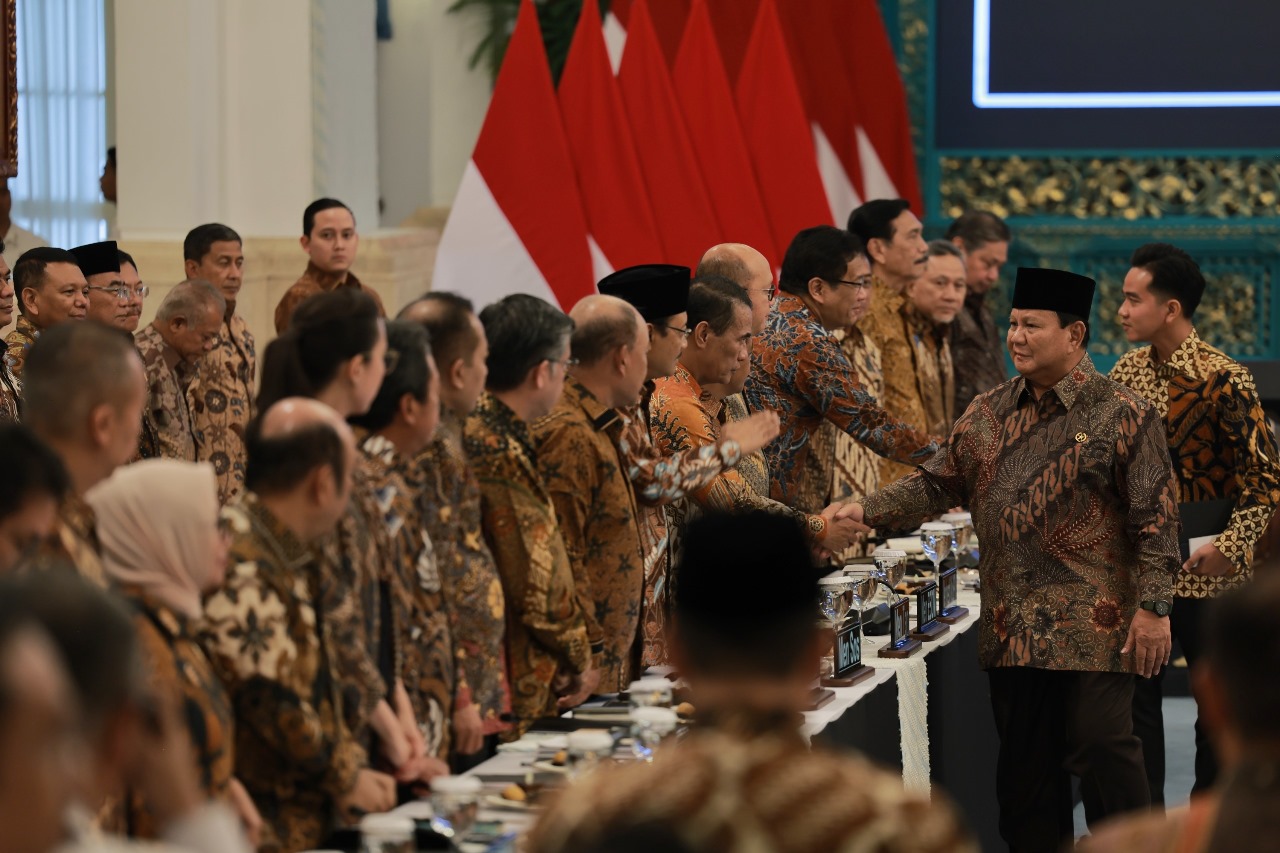 UGM lecturer Alfath Bagus Panuntun El Nur Indonesia says the Prabowo-Gibran government’s first-year performance remains below expectations and internally focused.