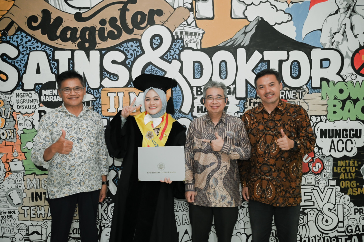 UGM graduate Dr. Raden Roro Widya Ningtyas Soeprajitno earned her doctoral degree in just 2 years and 10 months through the PMDSU scholarship program.