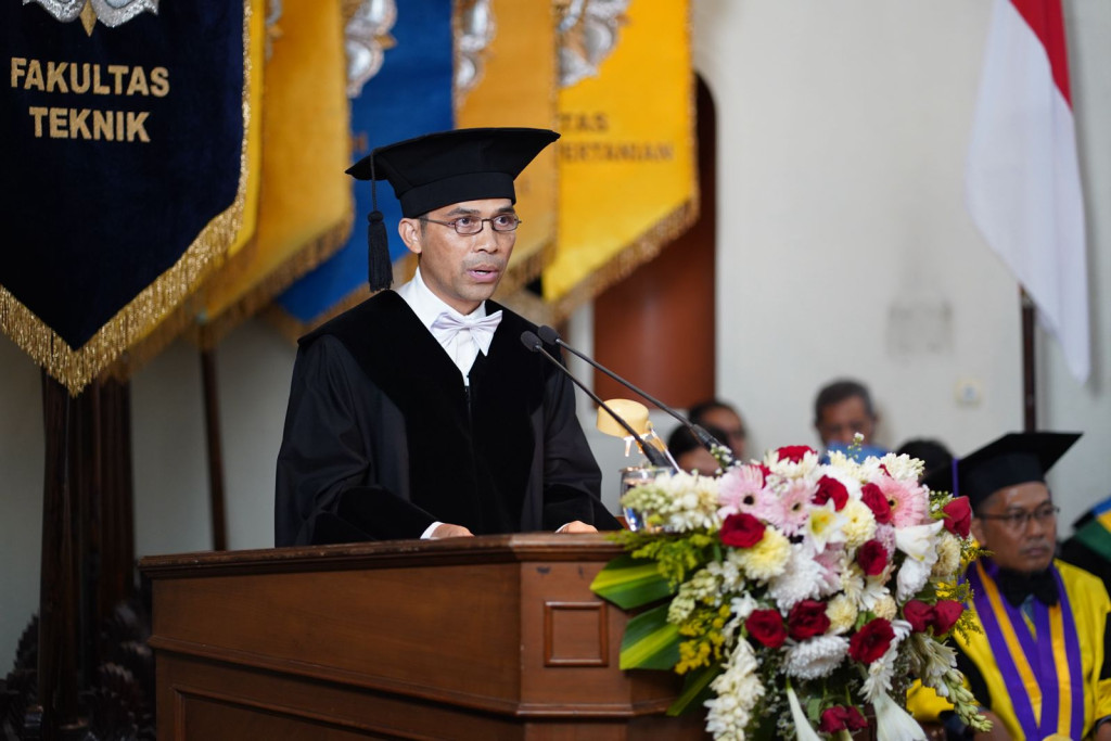 Professor Ali Awaludin of UGM highlights the potential of laminated timber technology to support sustainable and eco-friendly construction in Indonesia.