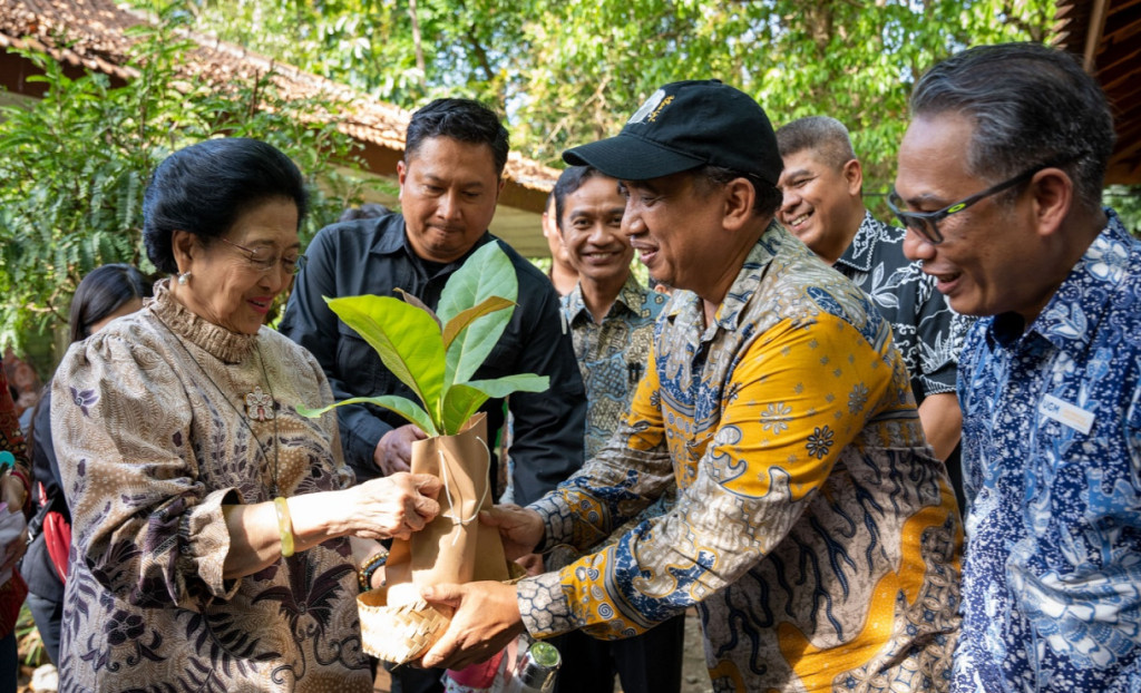 Megawati Soekarnoputri at UGM