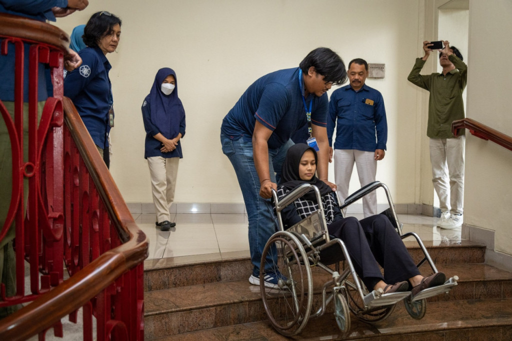 UGM deepens disability awareness training to strengthen its commitment to an inclusive campus and improve services for persons with disabilities.