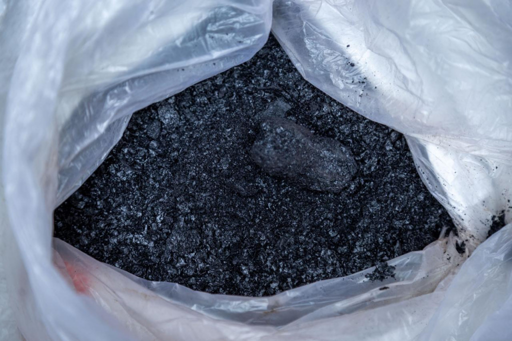 UGM’s Gamahumat innovation offers lignite-based soil restoration to strengthen food security, support mine reclamation, and enhance sustainable agriculture.