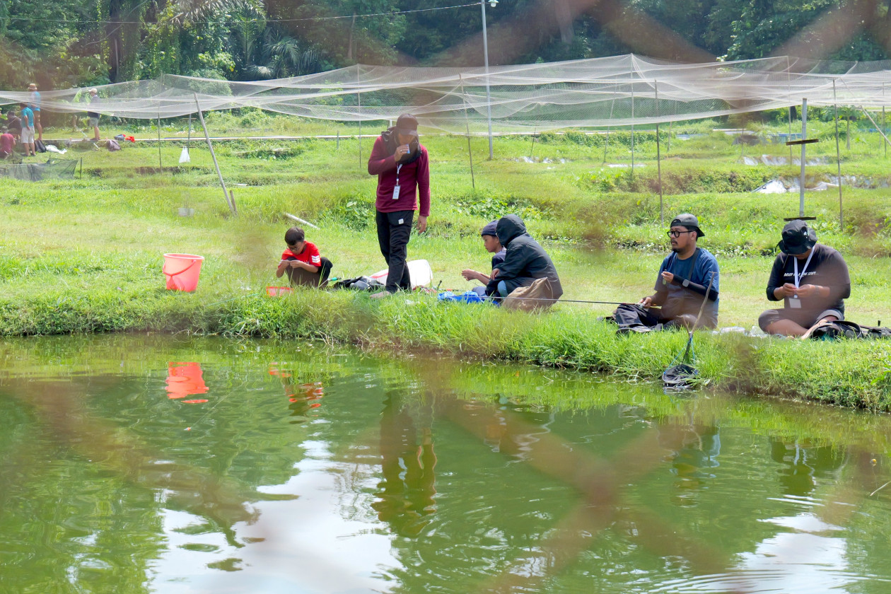 Cheerful Fishing Event at PIAT UGM Pond