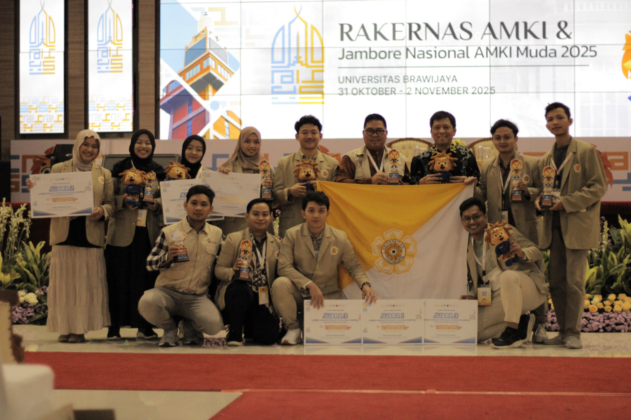 UGM’s Jama’ah Shalahuddin and Campus Mosque win overall champion at the 2025 AMKI Muda National Jamboree, earning eight awards across categories.